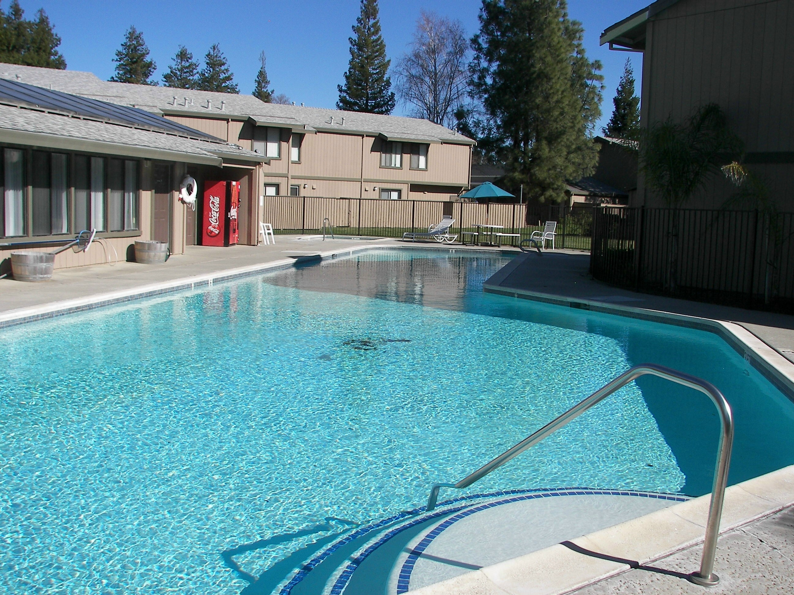 Information about "Pool.jpg" on almondwood apartments Davis LocalWiki